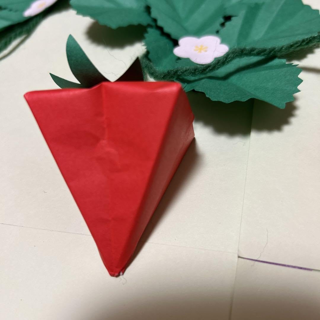 いちご壁面飾り／立体いちご５個／春壁面／壁面飾り Amazon.co.jp: いちご壁面飾り／立体いちご5個／春壁面／壁面
